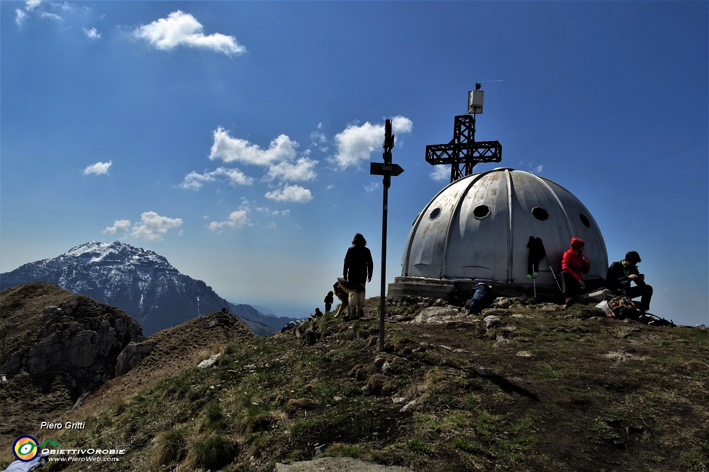 71 Al Bivacco Locatelli Scaioli Milani  in vetta al Due Mani ( 1656 m).JPG